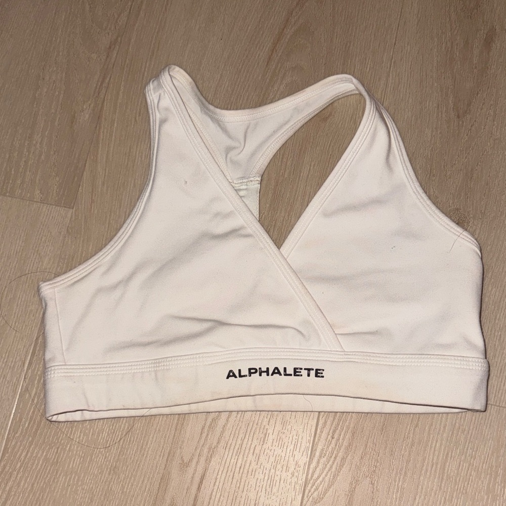 Alphalete Women's Cream Sports Bra